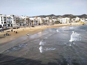 Apartments in Sitges with prime location.