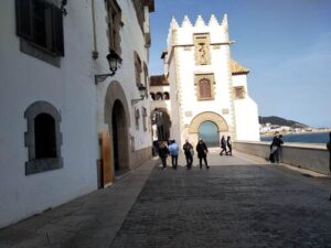 Looking for a cozy and affordable holiday apartment in Sitges?